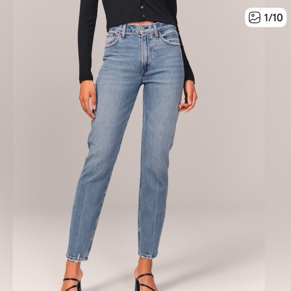 Abercrombie & Fitch Light-Medium Blue High-Rise Mom Jeans